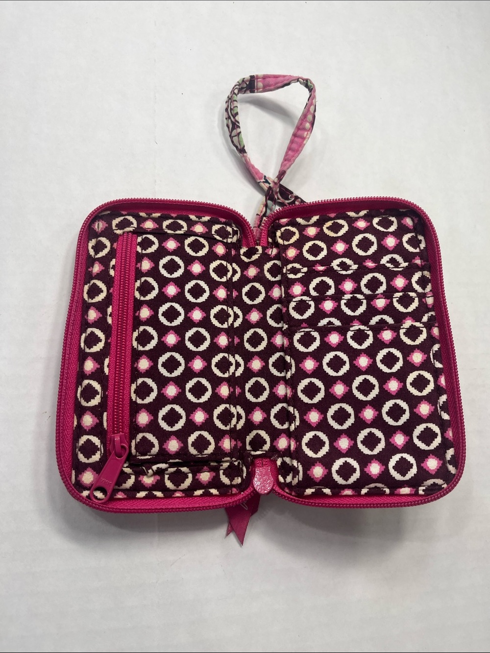โจ Vera Bradley Pink Floral Wristlet Wallet ๐ธ๐ - Picture 3 of 5